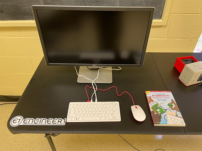 Silver Hill computer lab - single workstation view